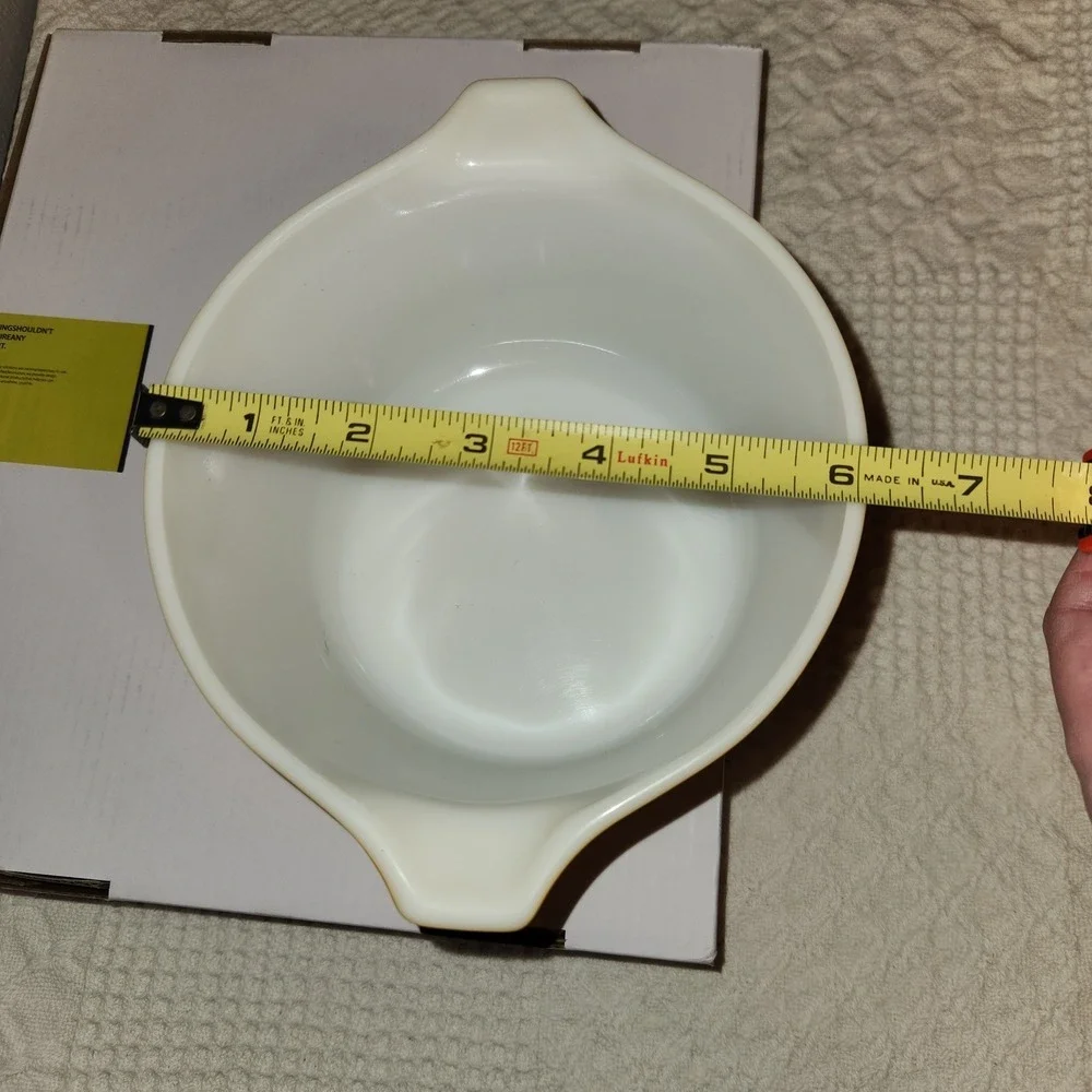 Vintage Pyrex Golden Butterfly White Floral Bakeware 1 QT 473